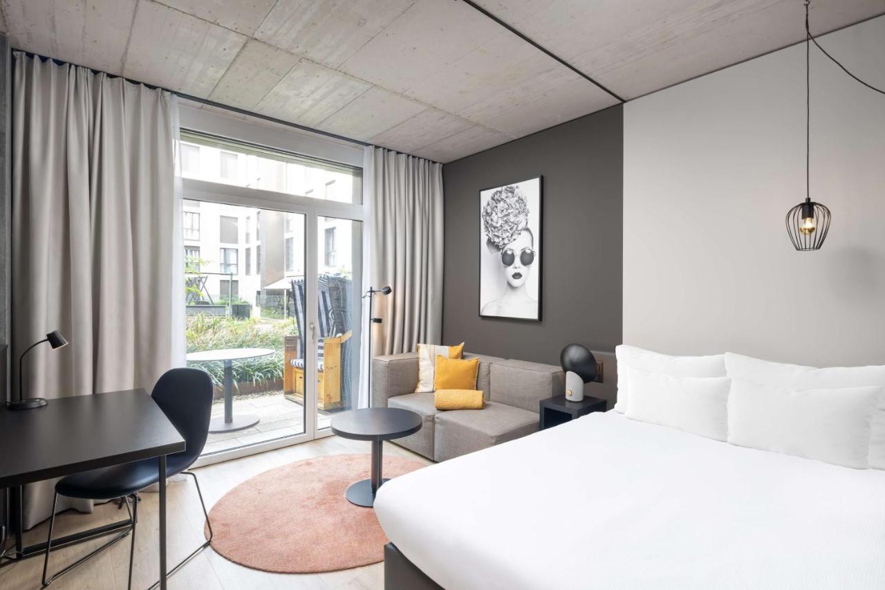 Radisson Hotel & Suites Zurich Opfikon-Glattbrugg Экстерьер фото